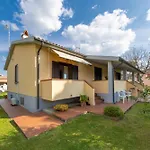 Via Gorizia 8 * Чечина