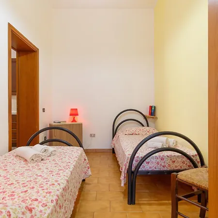 Via Gorizia 8 * Cecina (Livorno)